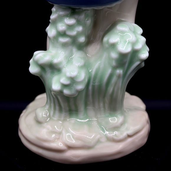 Vintage Lladro Porcelain Figurine Girl with Flowers One for Me NAO Daisa Spain - Picture 5 of 8